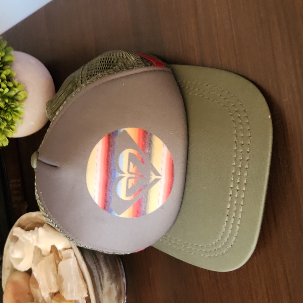 ROXY sage green truckers hat